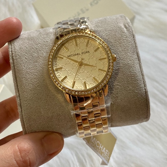 MK3120 Gold 5-Link Round Argyle MK Glitz Watch - Picture 2 of 7